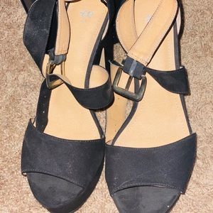 H&M block heels. Looking for a new owner.